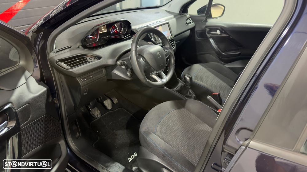 Peugeot 208 1.2 PureTech Signature - 12
