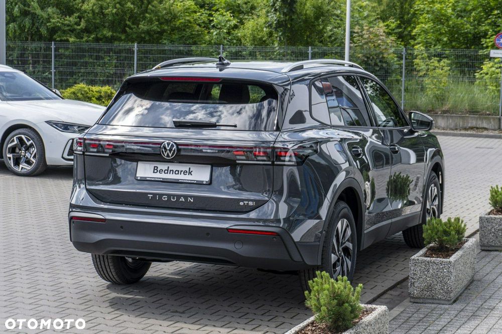 Volkswagen Tiguan - 10
