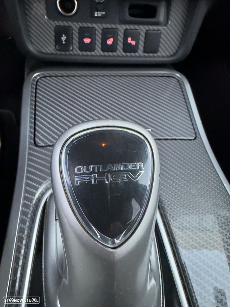 Mitsubishi Outlander - 14