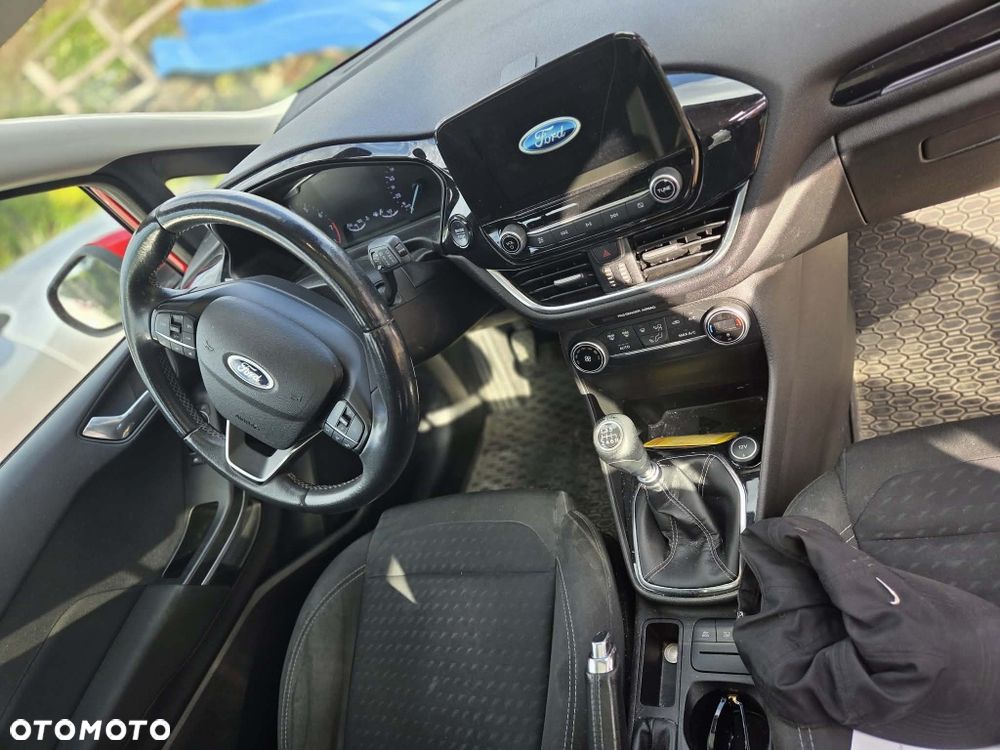 Ford Fiesta - 2