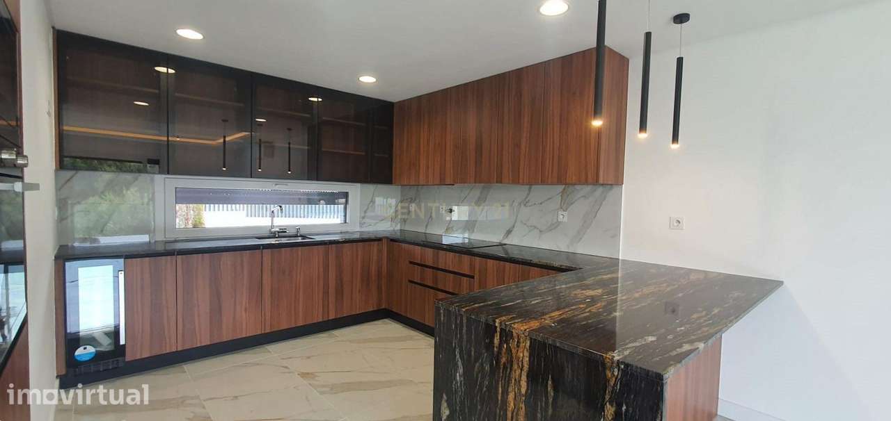 Moradia Luxo T3 + 1 CAPARICA - Grande imagem: 4/19