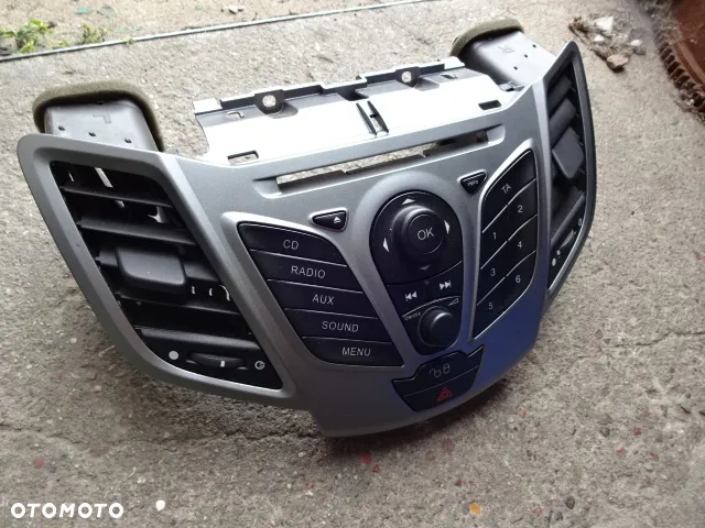 Obudowa panel Radia Ford Fiesta MK7 06898-000 - 2