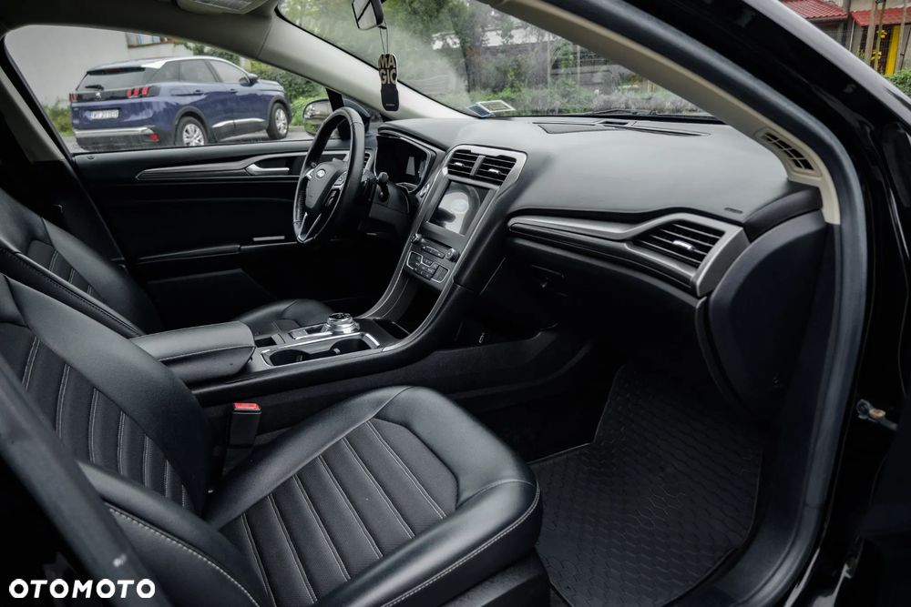 Ford Fusion - 15