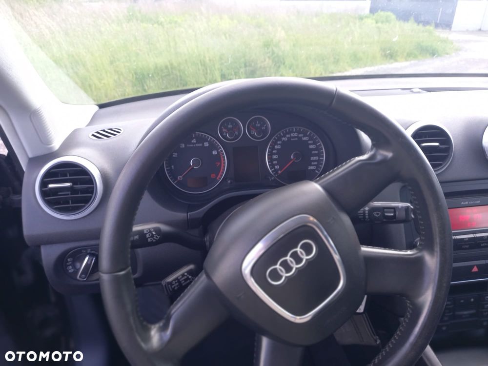 Audi A3 3-drzwiowe 1.6 Ambiente - 10