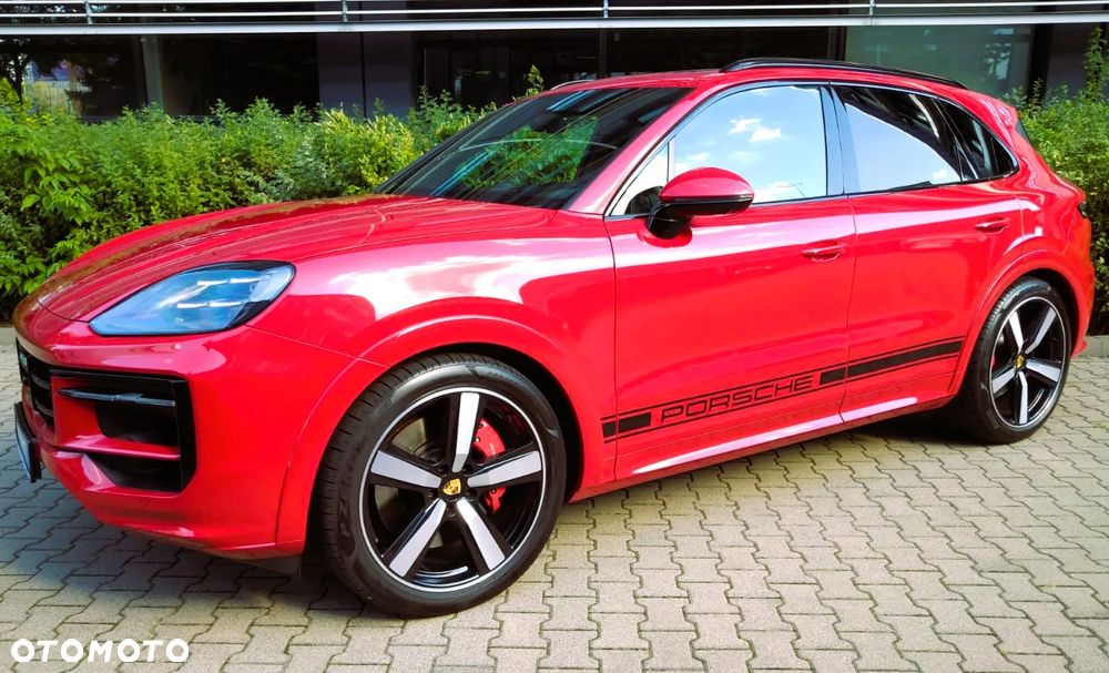 Porsche Cayenne Coupe GTS - 3