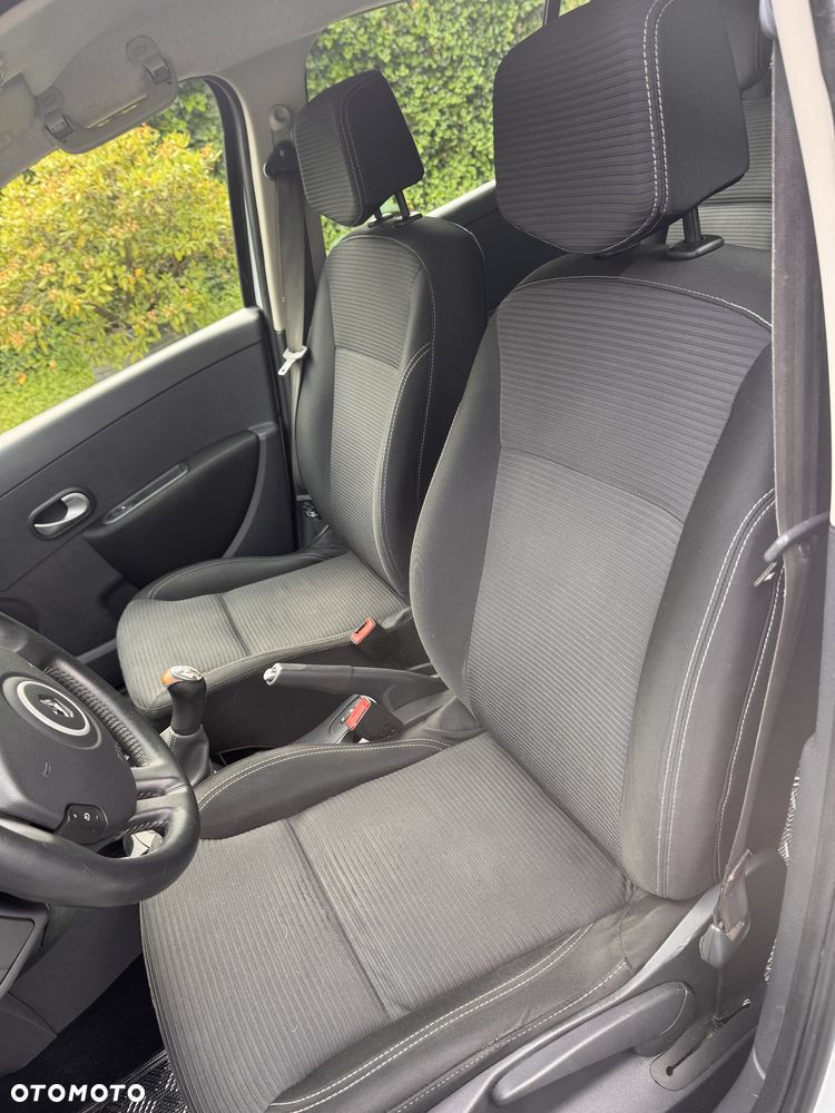 Renault Clio - 8