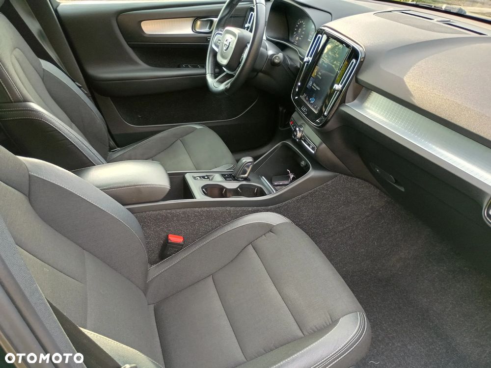 Volvo XC 40 T4 Geartronic Momentum - 25