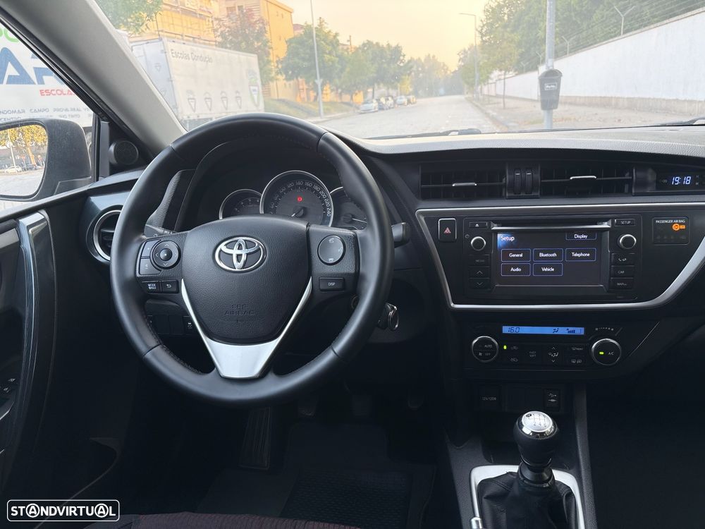 Toyota Auris Touring Sports 1.4 D-4D Comfort+Pack Sport - 11