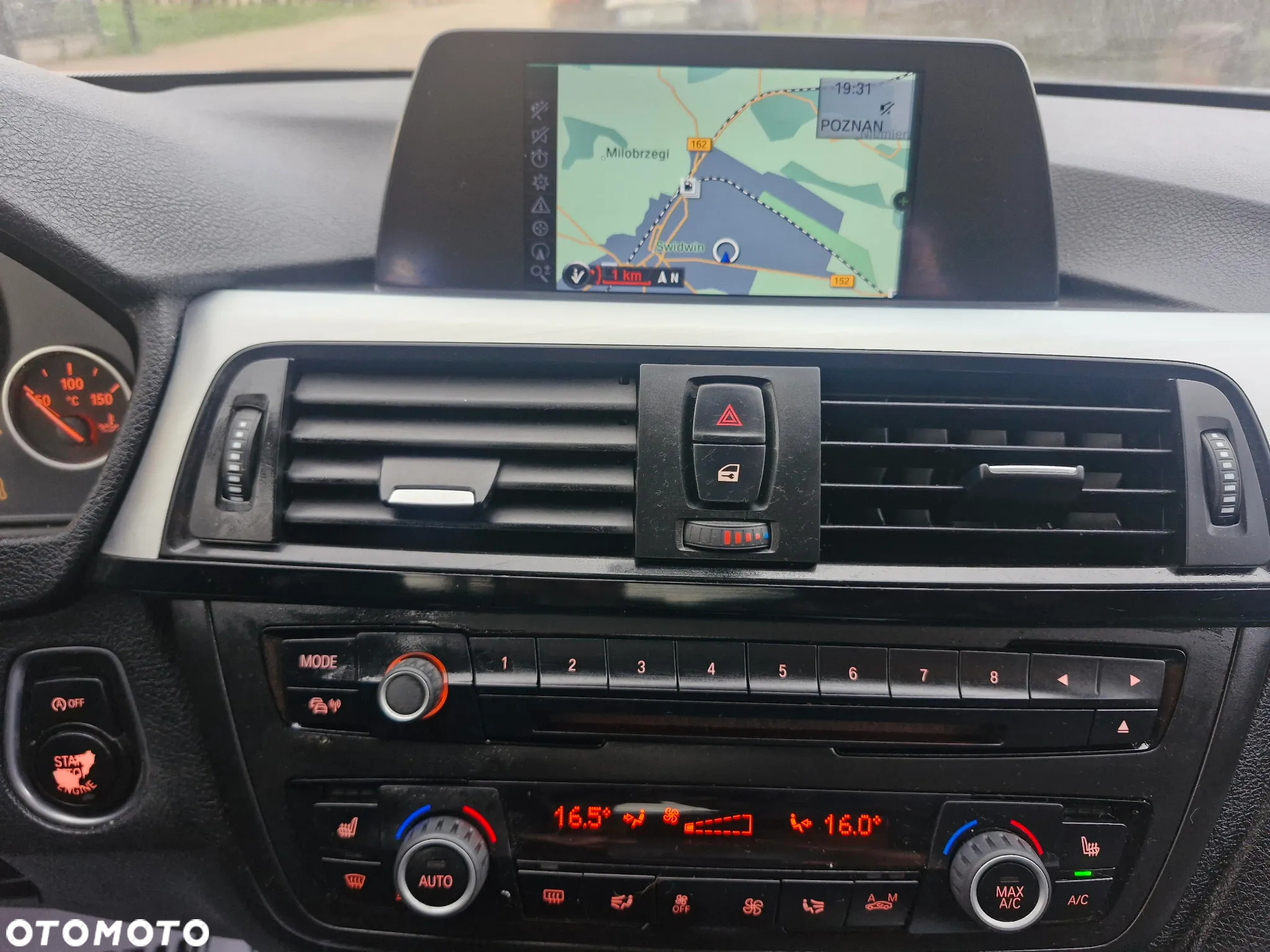 BMW Seria 3 318d DPF Touring Edition Sport - 28