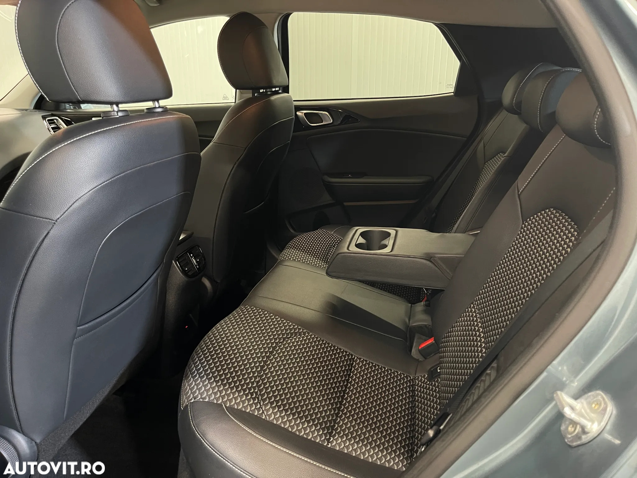 Kia XCeed 1.6 GDI 6DCT PHEV Vision - 11