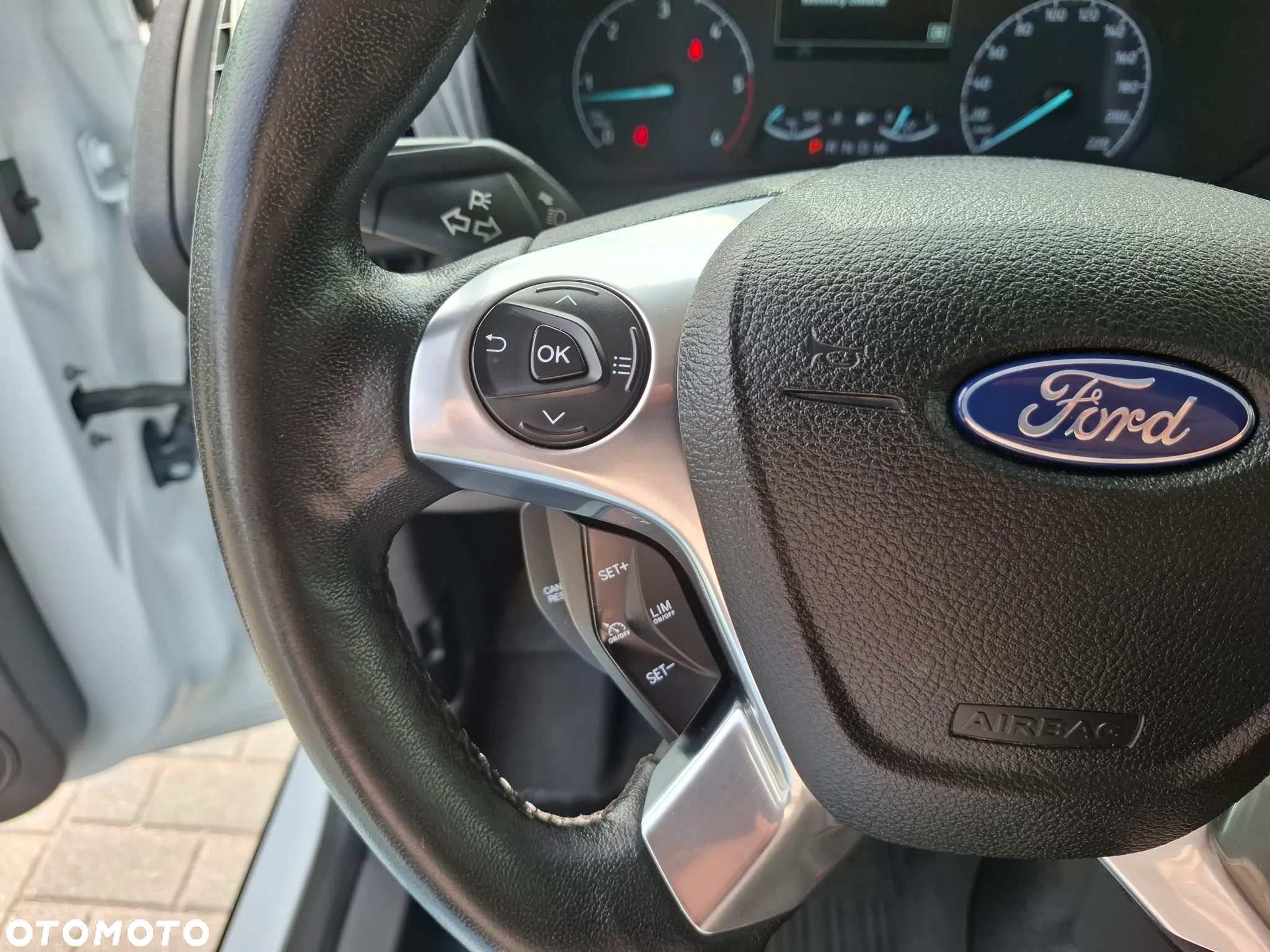 Ford TRANSIT CONNECT  L2 - 15