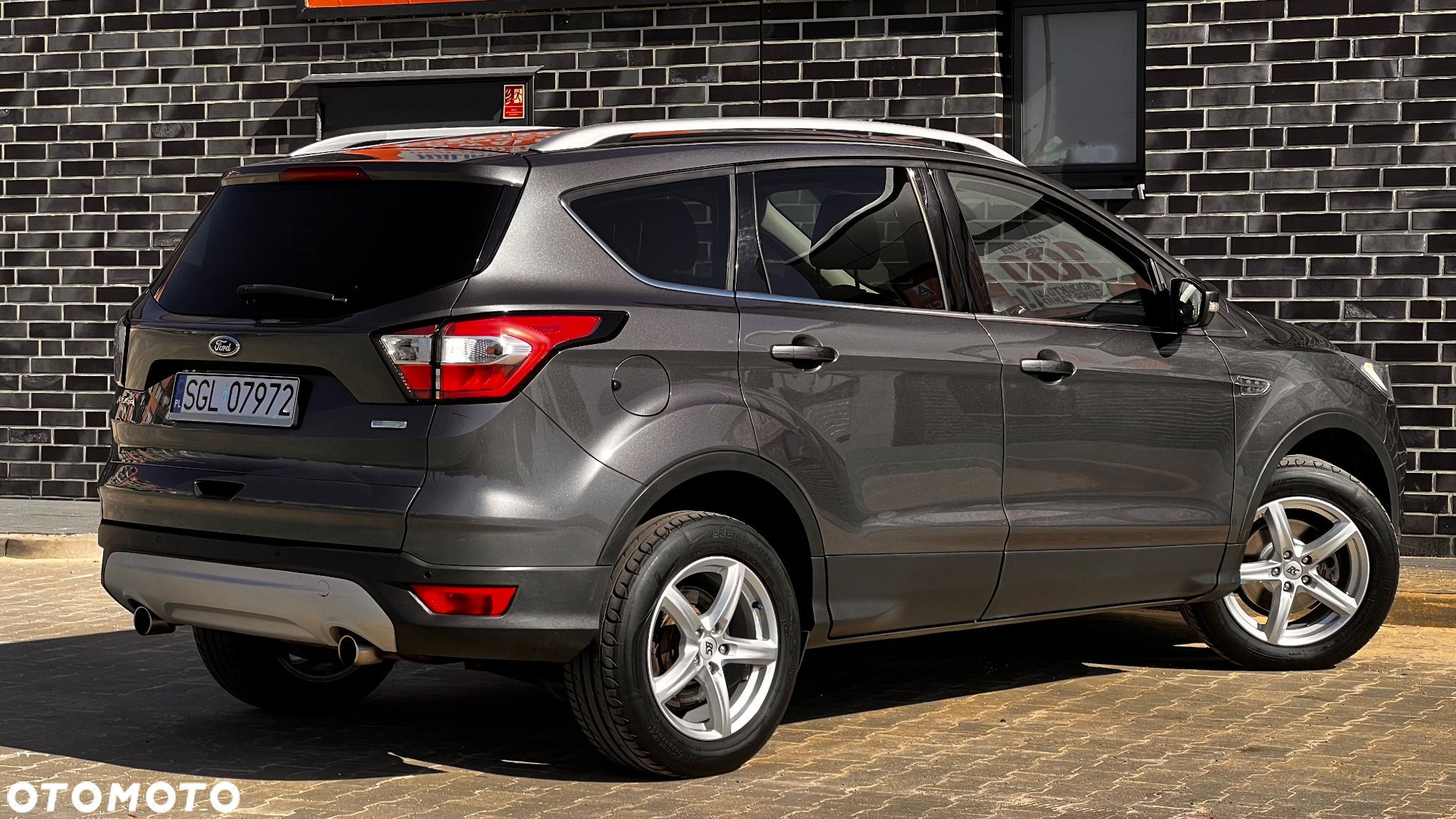 Ford Kuga 1.5 EcoBoost 2x4 Titanium - 22