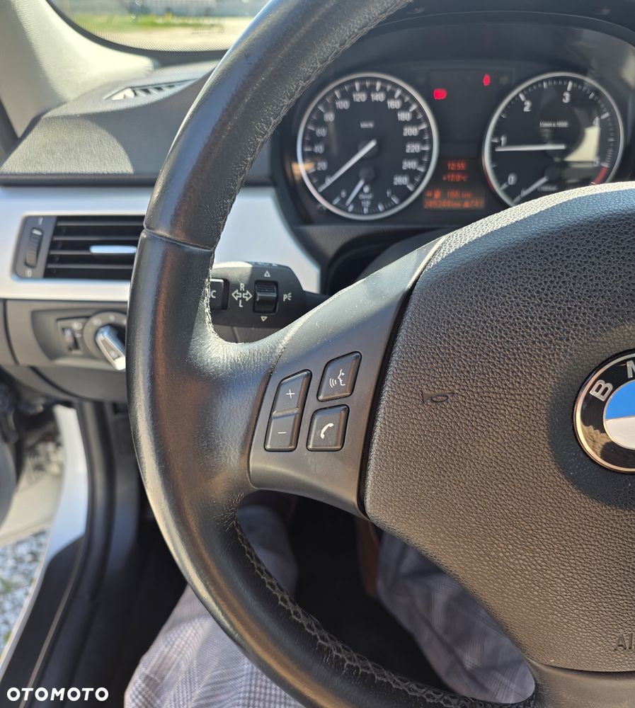 BMW Seria 3 318d DPF Edition Exclusive - 28