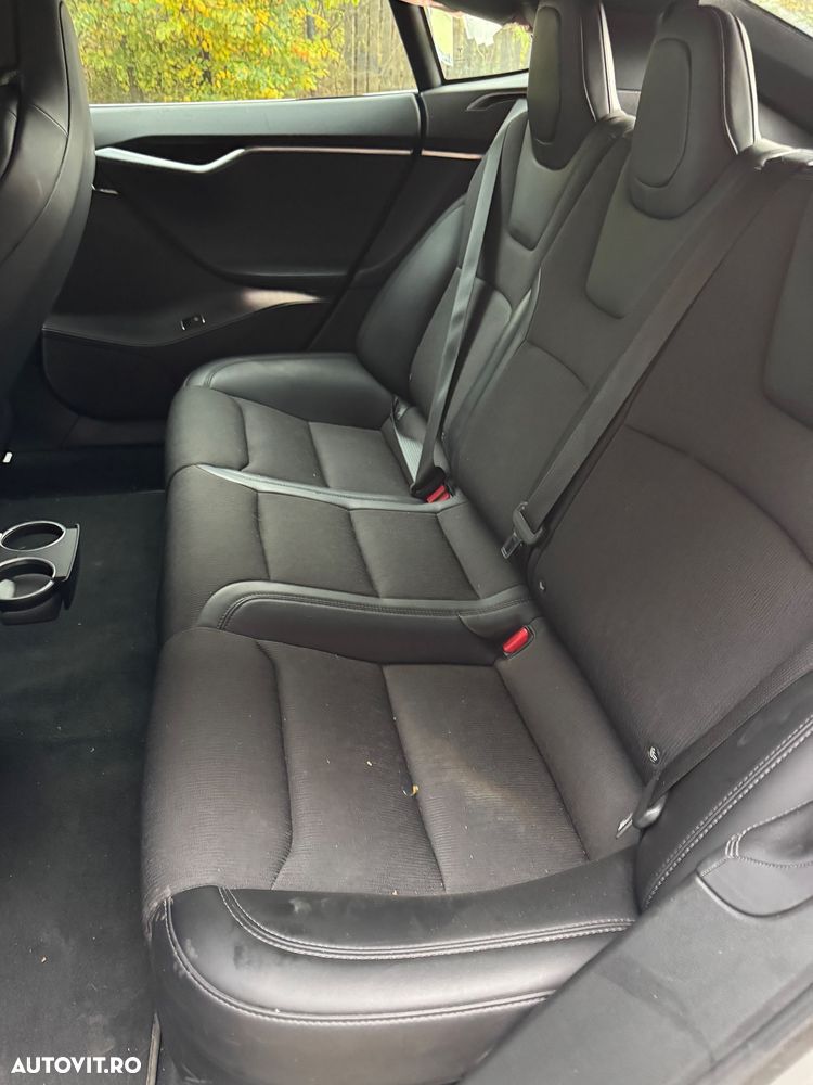 Tesla Model S - 15
