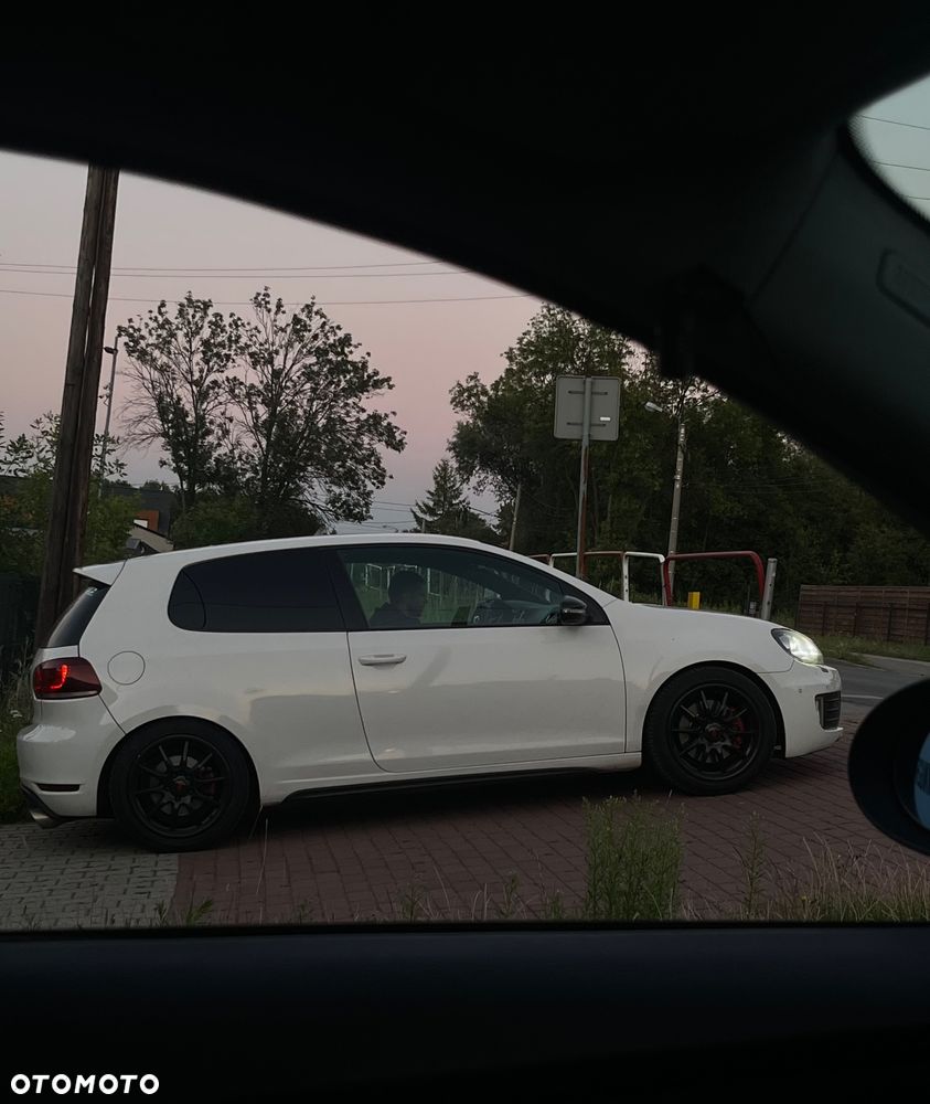 Volkswagen Golf - 16