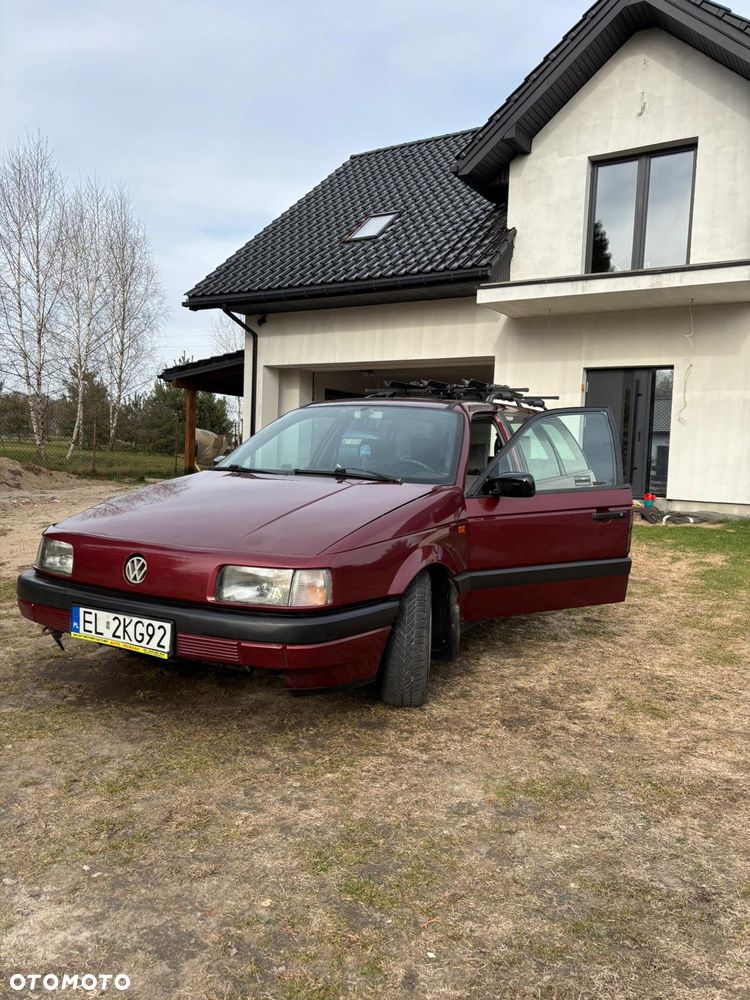 Volkswagen Passat 1.9 TD GL - 1