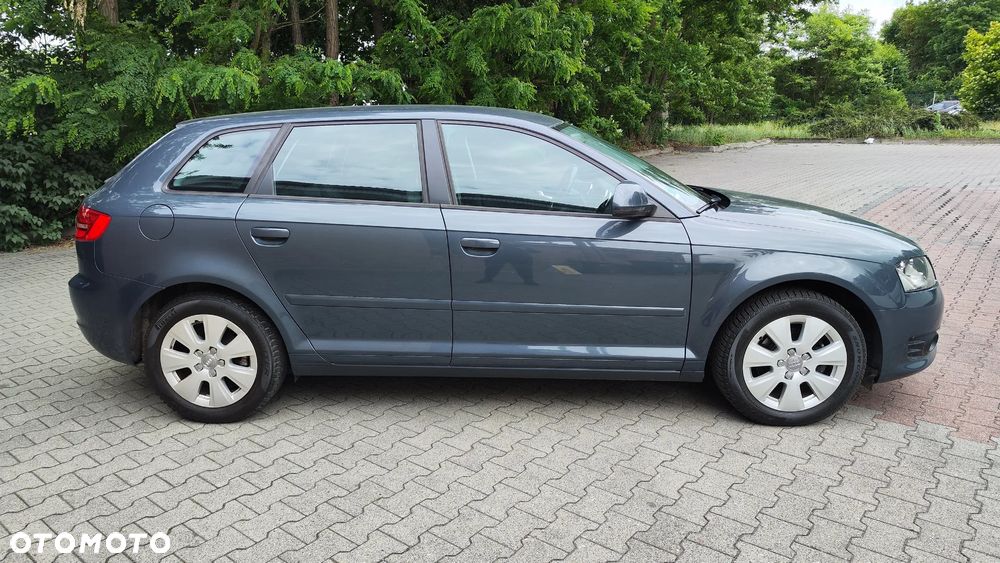 Audi A3 Sportback 1.6 Attraction - 11