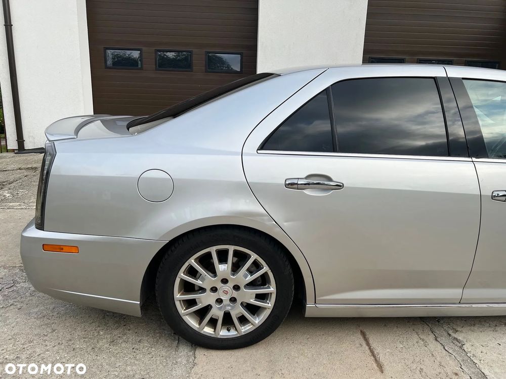 Cadillac STS - 5