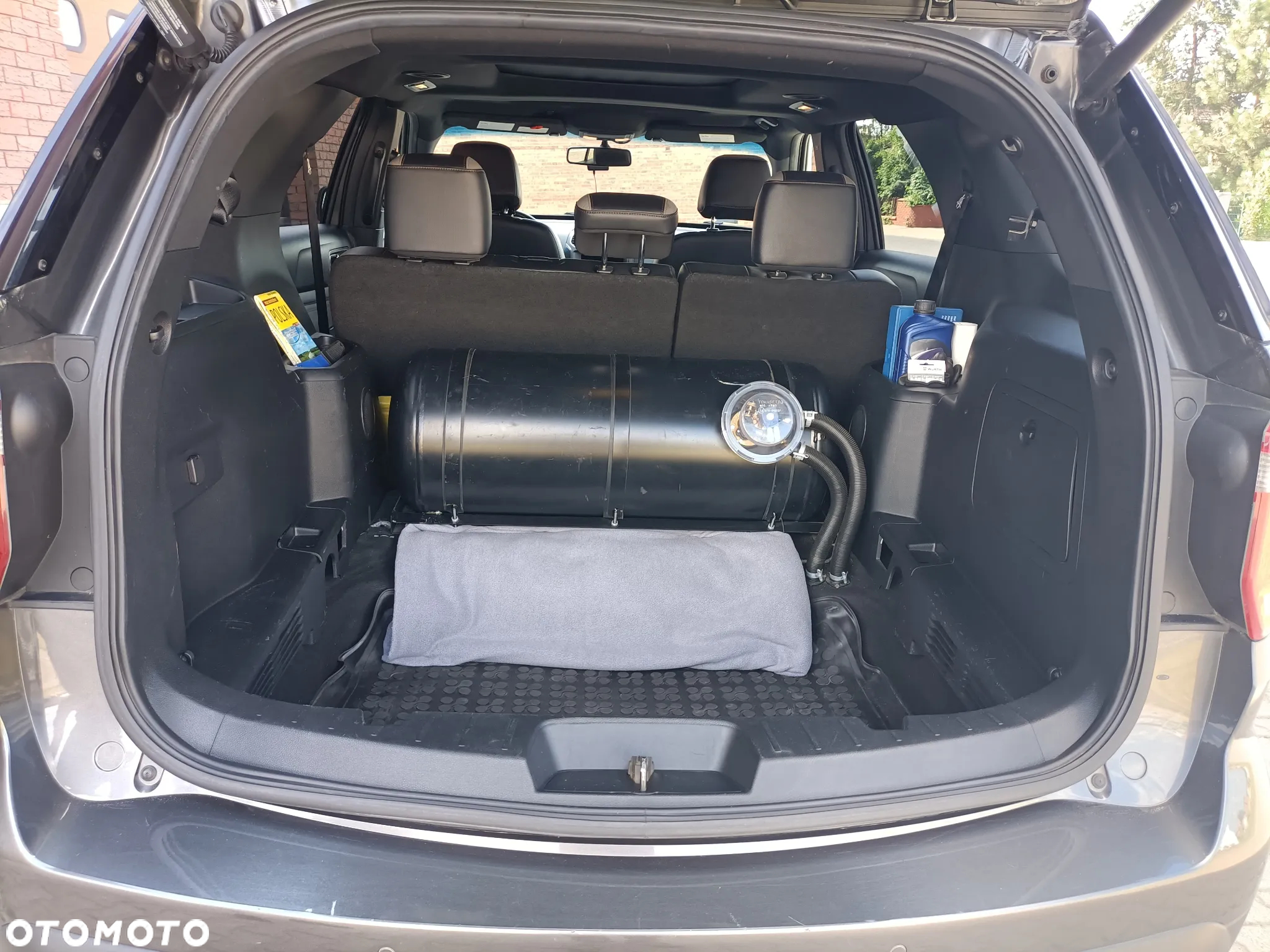 Ford Explorer - 10