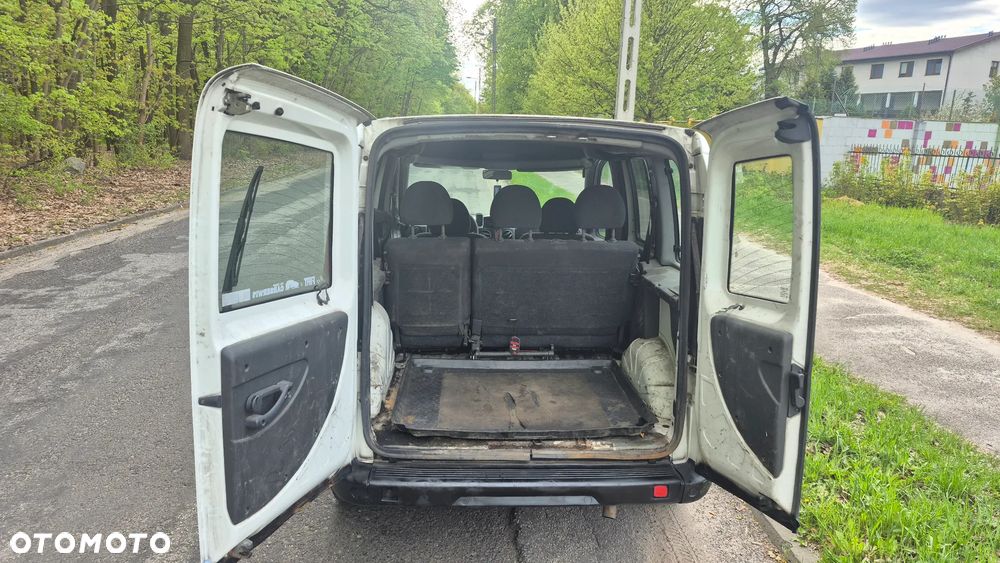Fiat Doblo 5-osobowy - 11