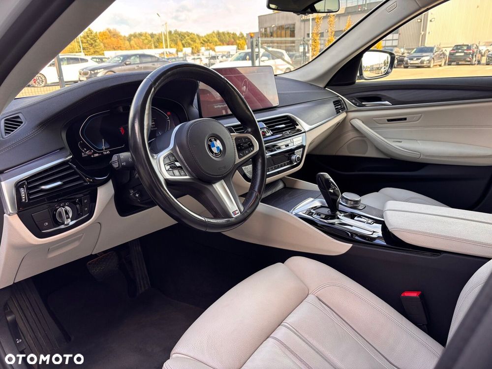 BMW Seria 5 518d Luxury Line - 10