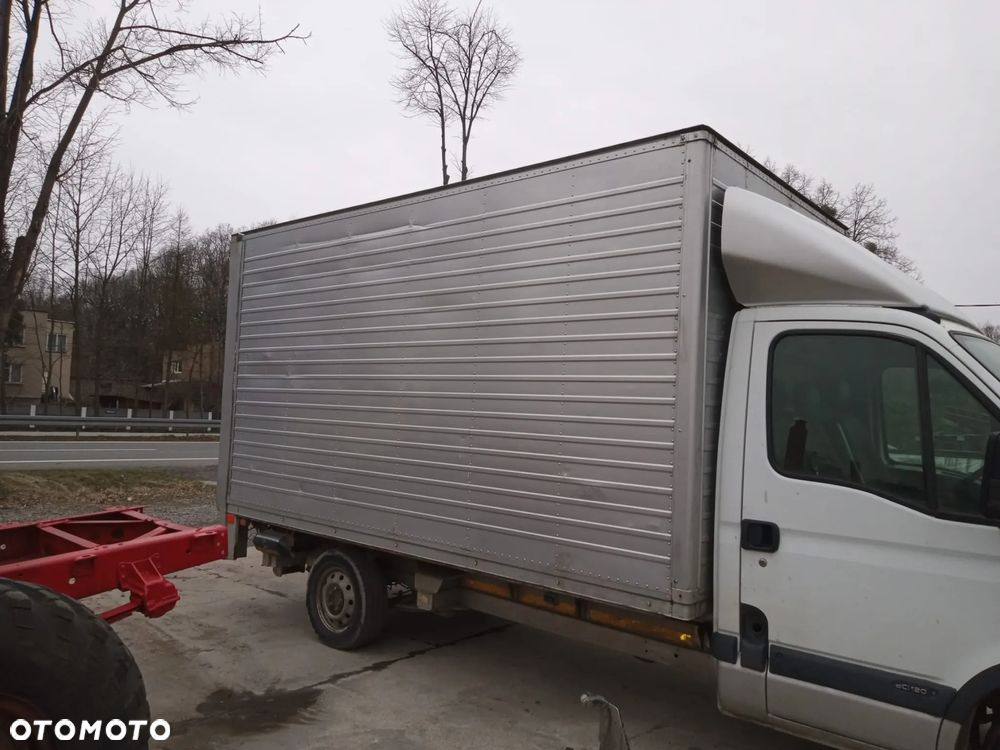 Zabudowa samochodowa Kontener z windą aluminium z RENAULT MASTER 4,1m - 3