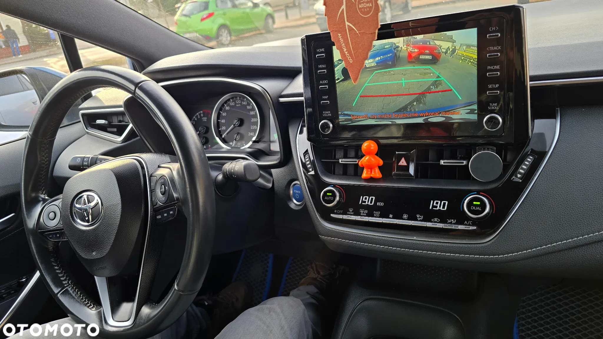 Toyota Corolla 2.0 Hybrid Comfort - 18