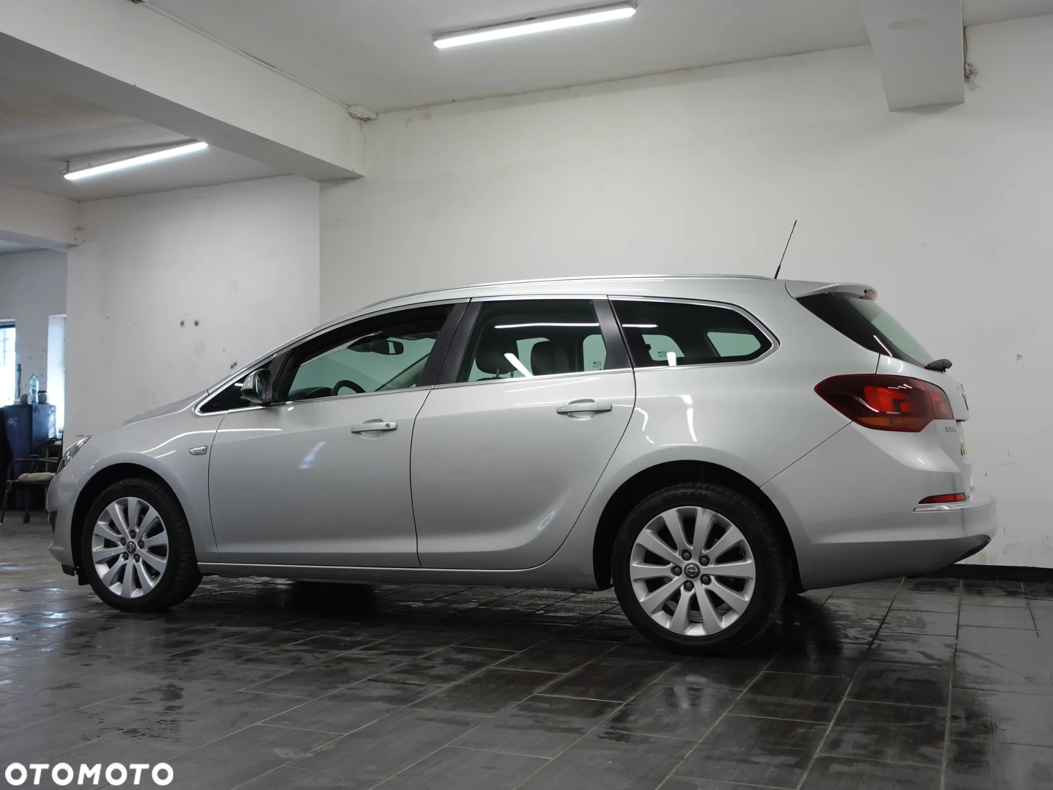 Opel Astra IV 1.6 CDTI Cosmo - 6