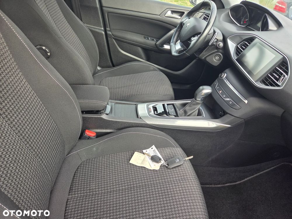 Peugeot 308 BlueHDi 130 EAT6 Stop & Start Active - 14