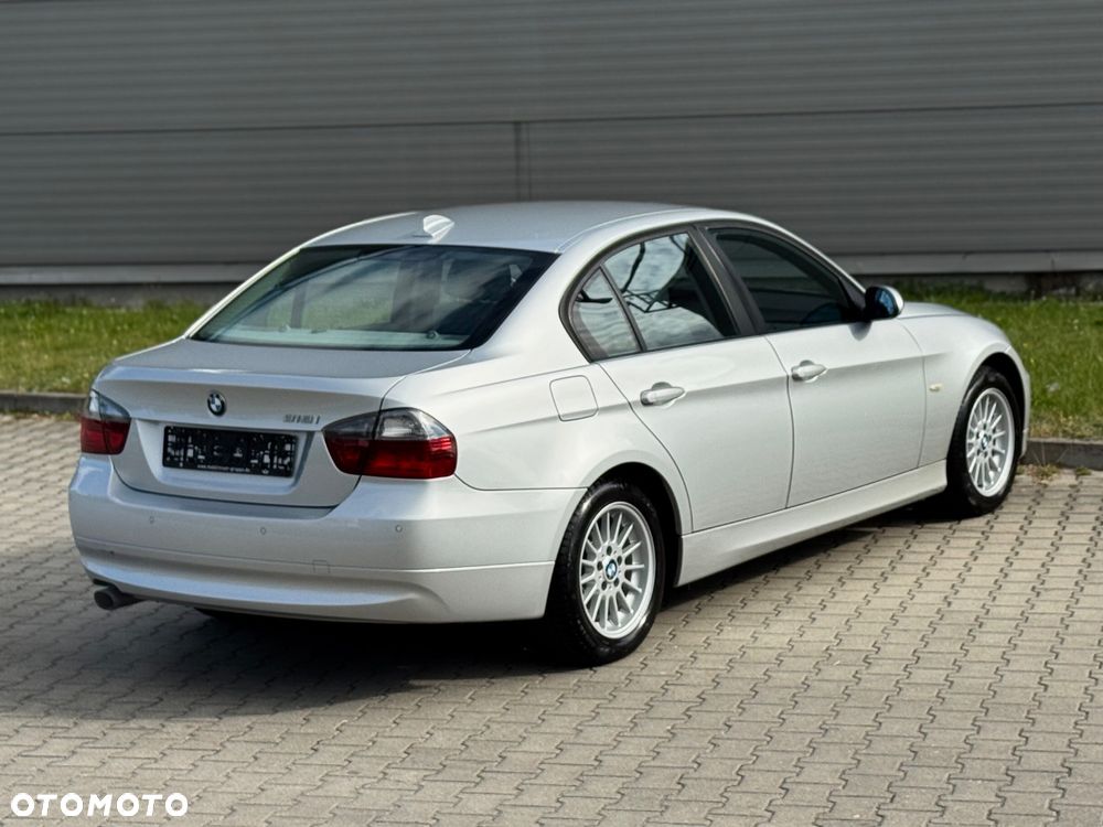 BMW Seria 3 318i - 16