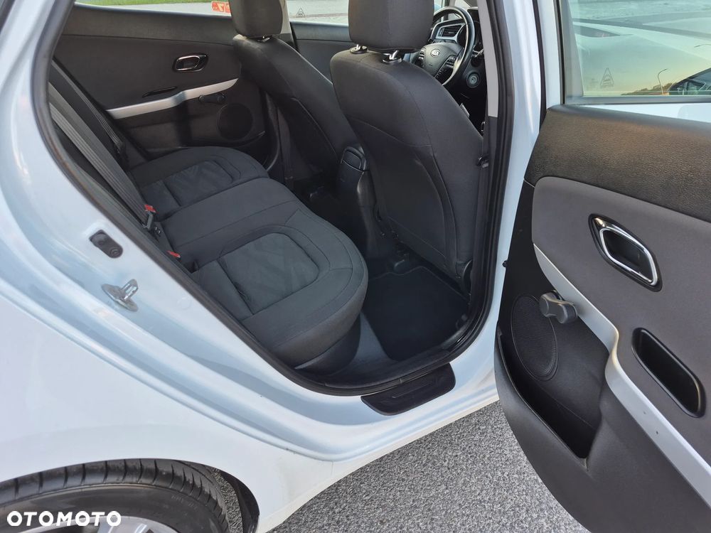 Kia Ceed 1.4 L - 8