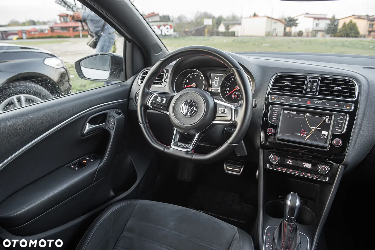 Volkswagen Polo 1.8 TSI BMT GTI DSG - 29