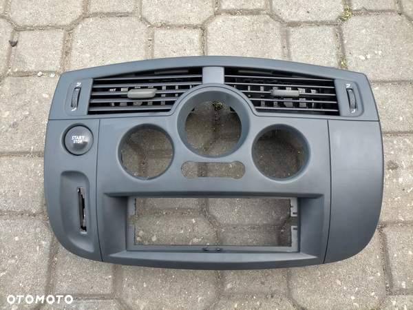 OBUDOWA DESKI PANEL RAMKA KRATKA NAWIEWU ŚRODKOWA RENAULT SCENIC II