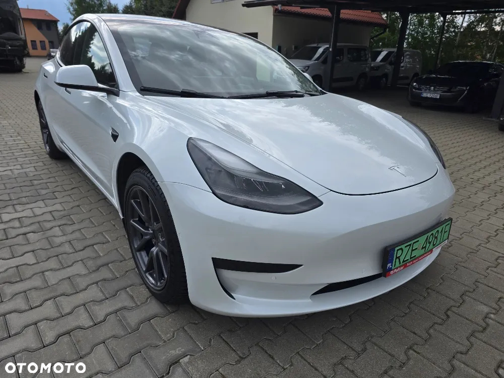 Tesla Model 3 - 9