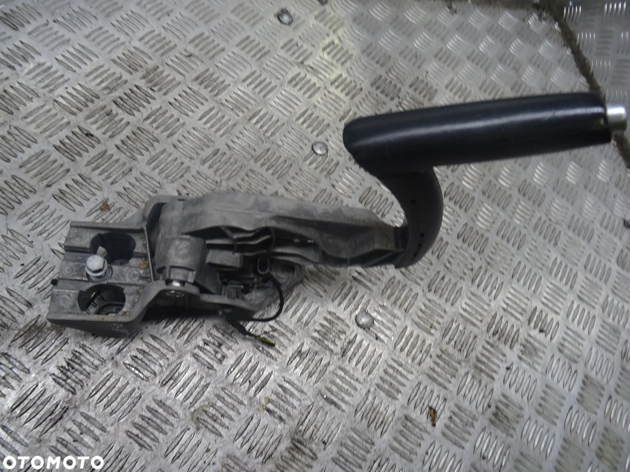 AUDI A3 8P 03-07 2.0 TDI DŹWIGNIA HAMULCA RĘCZNEGO 8P0711303C - 2