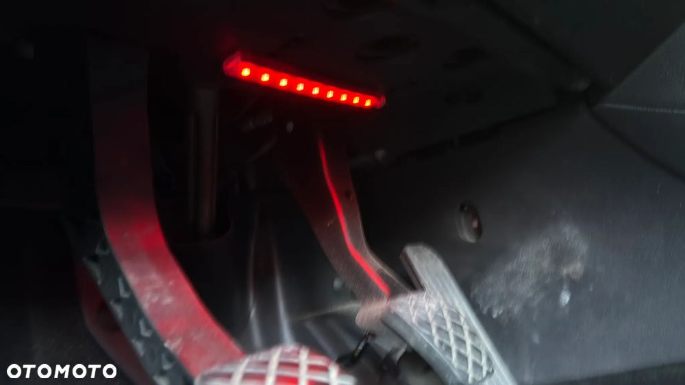 Volkswagen Passat 2.0 FSI Individual - 33