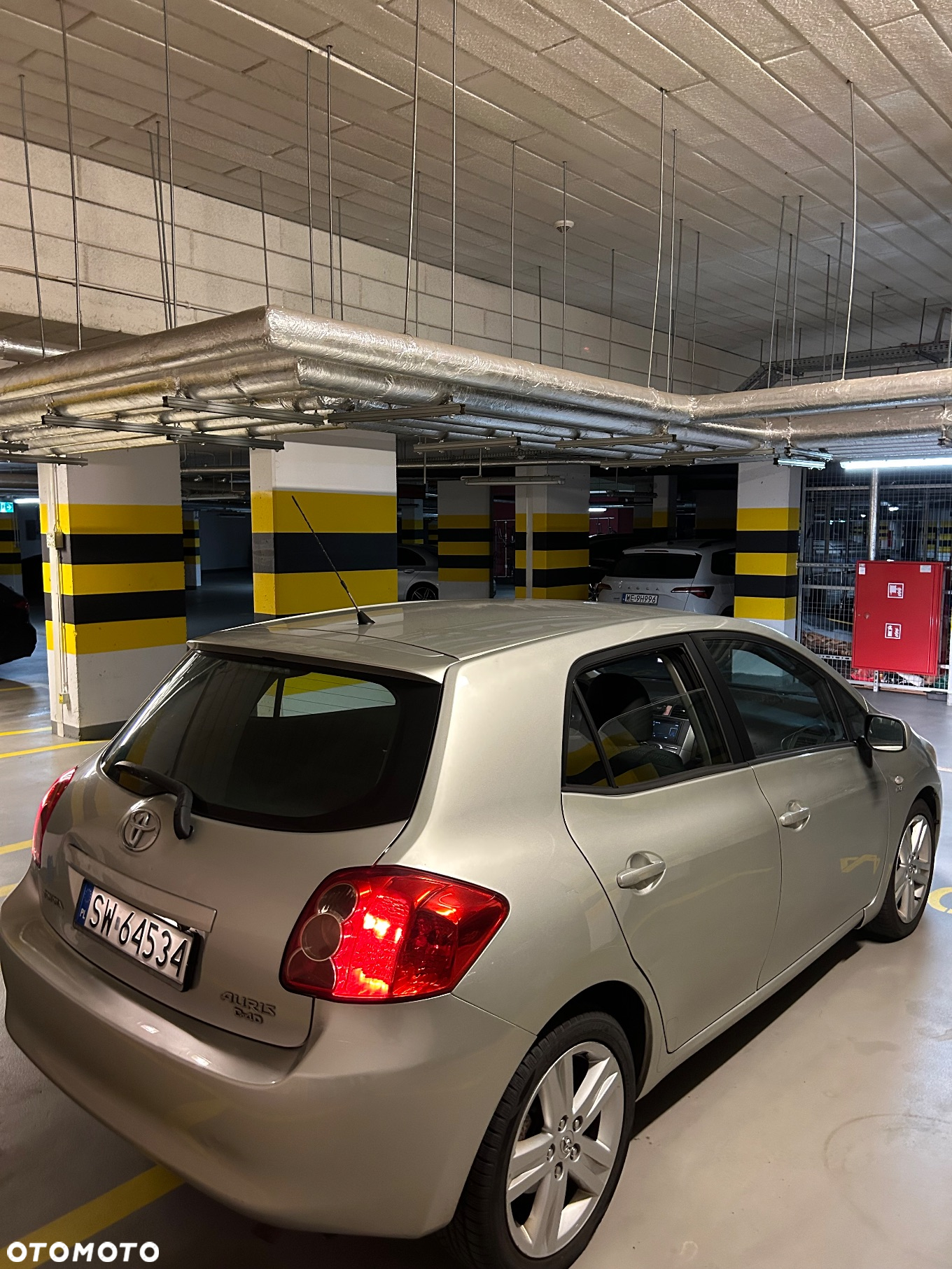 Toyota Auris 2.2 D-4D X + NAVI - 8