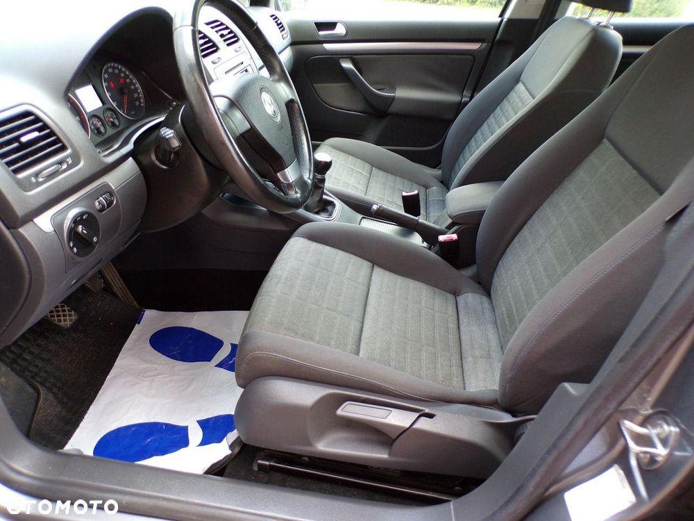 Volkswagen Golf - 19