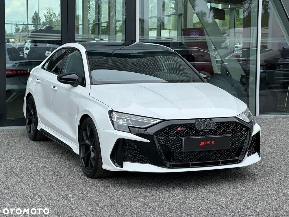 Audi RS3 Limousine - 3