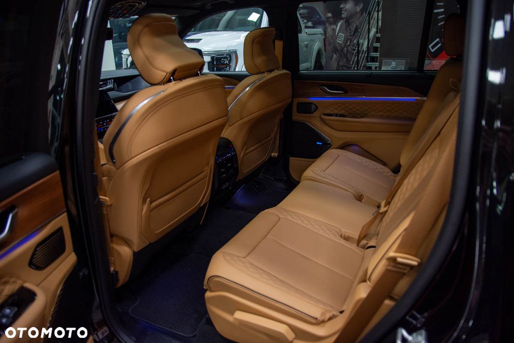 Jeep Grand Cherokee - 17