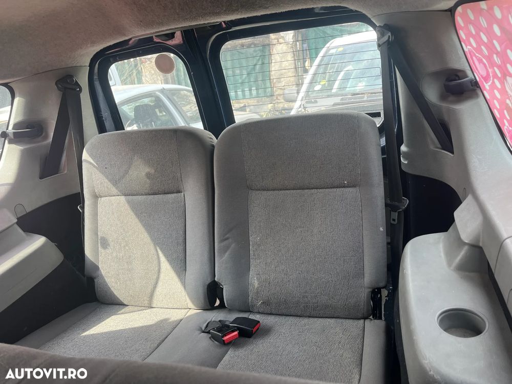 Dezmembrez Dacia Logan MCV 2007 albastru 1,5DCI Euro4 7 locuri - 5