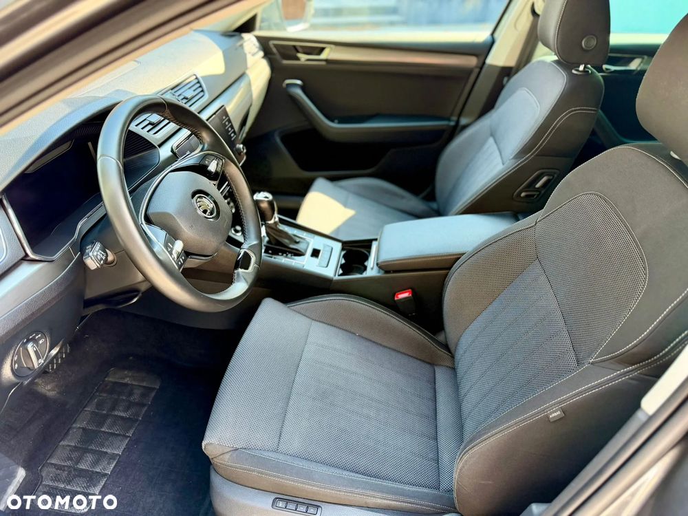 Skoda Superb 2.0 TDI SCR 4x4 Style DSG - 8