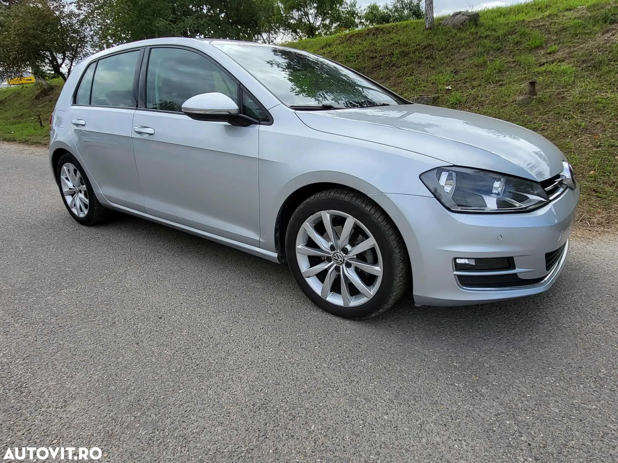 Volkswagen Golf 1.4 TSI BlueMotion Technology Comfortline - 2