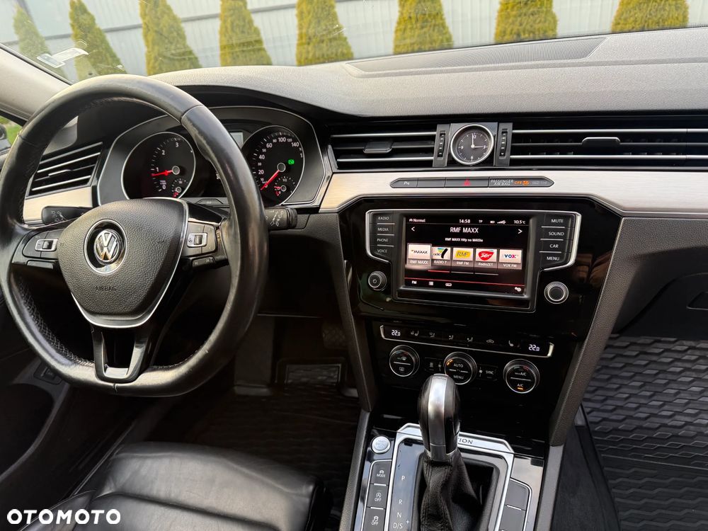 Volkswagen Passat Variant 2.0 TDI SCR DSG 4Motion Business - 19