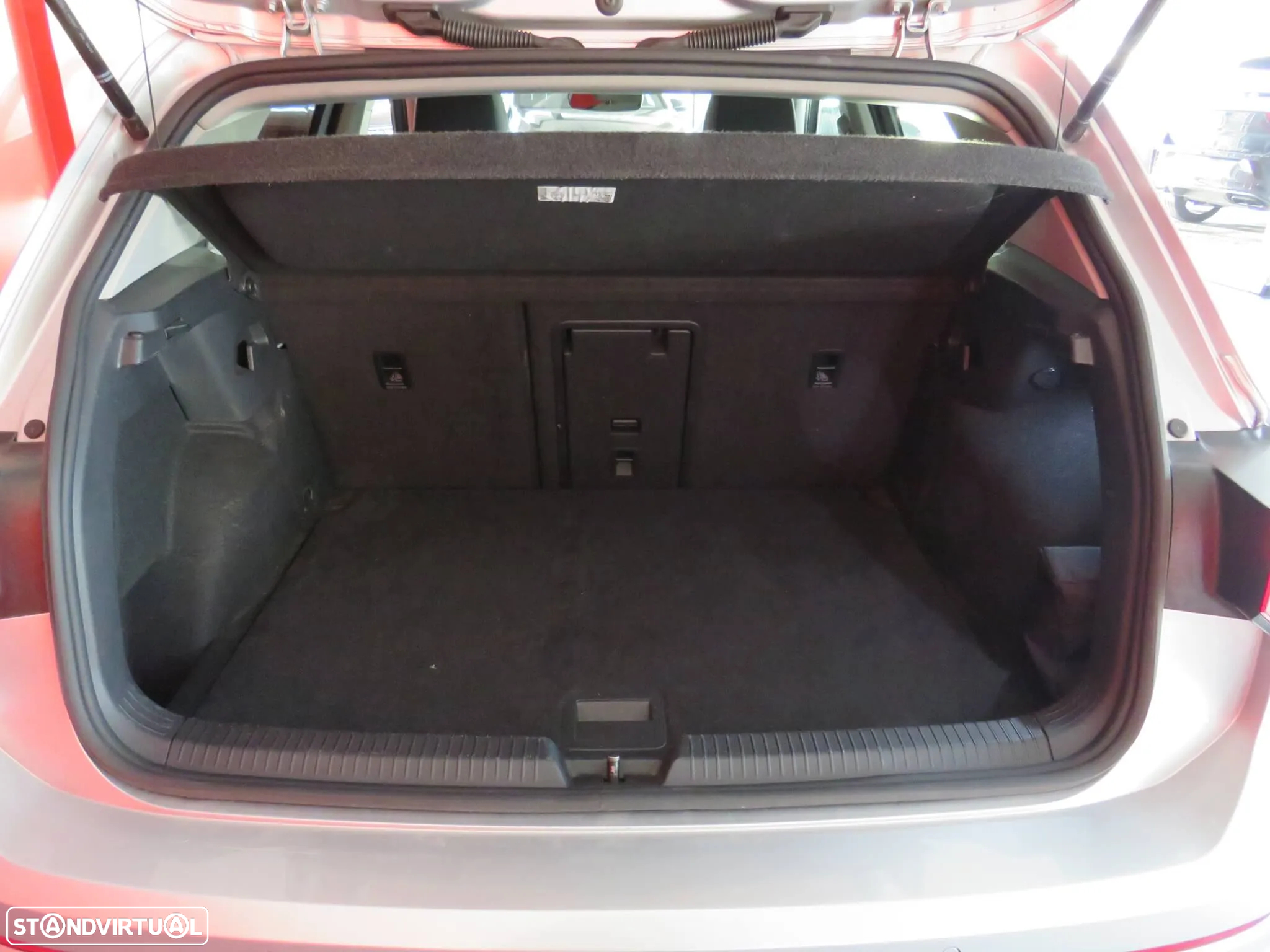 VW Golf 1.0 eTSI Life DSG - 51