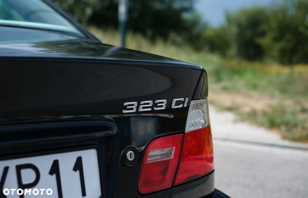 BMW Seria 3 323Ci - 6