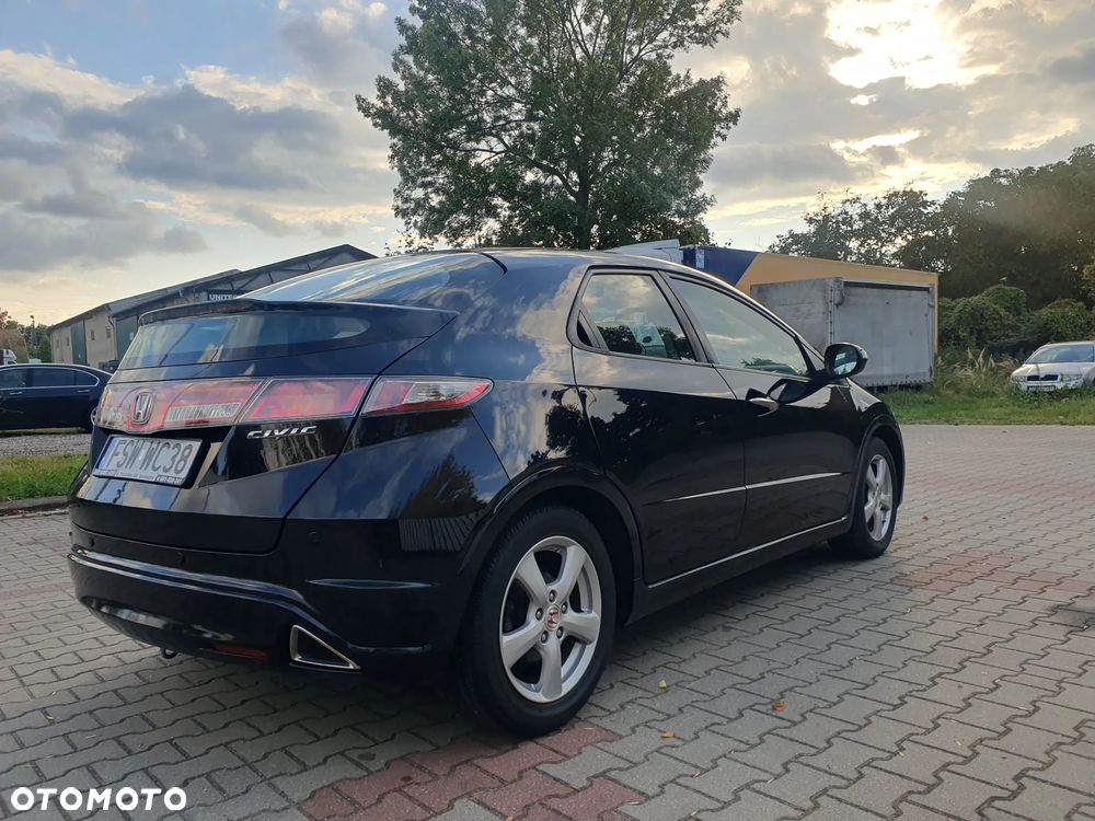 Honda Civic 1.4 i-VTEC Comfort Black Edition - 2
