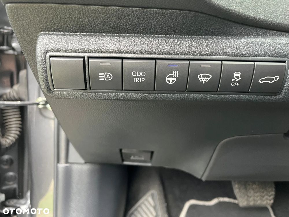 Toyota Corolla 2.0 Hybrid Executive - 19