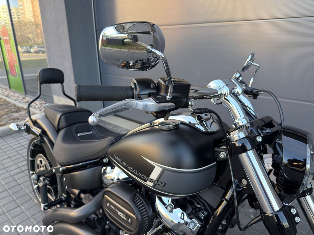 Harley-Davidson Softail Breakout - 21