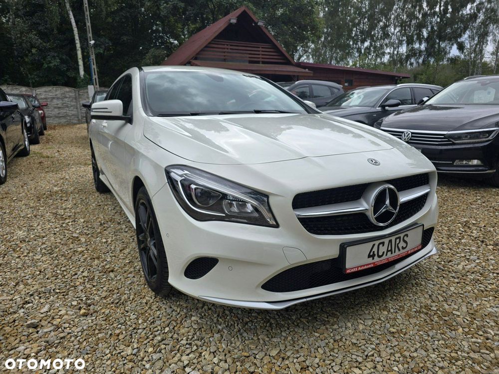 Mercedes-Benz CLA Shooting Brake 180 d - 37